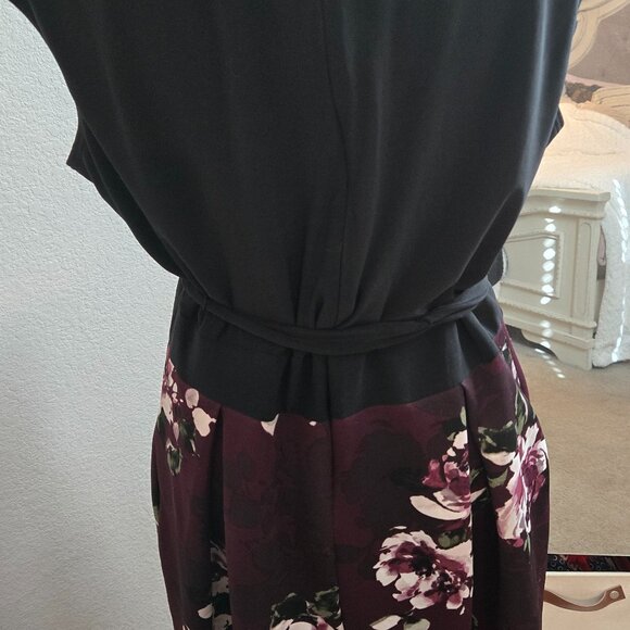 Fleur and Stone - Size 12 Dress with pockets - Pre-Owned - Picture 3 of 6